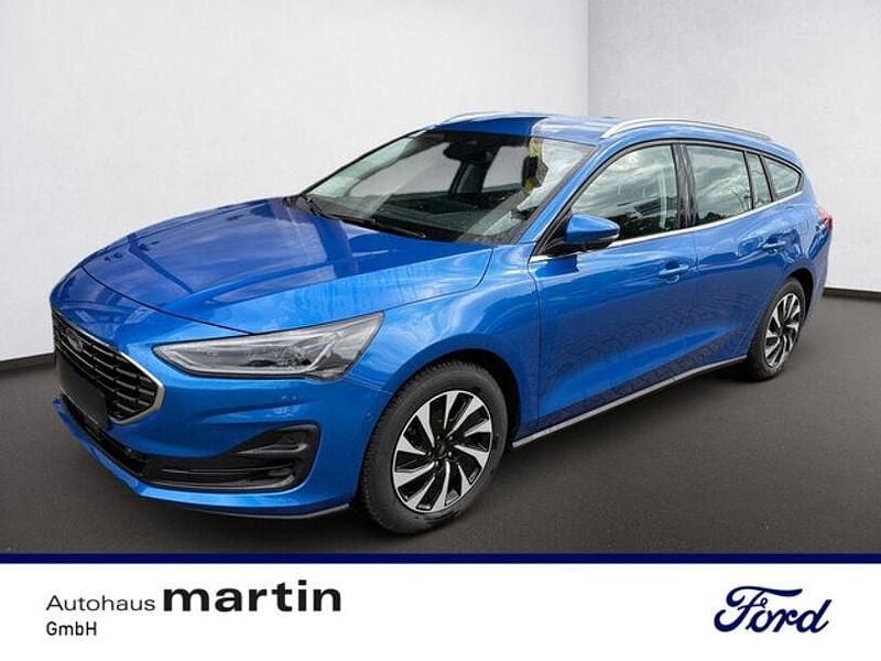 Dynamic blau Gebraucht 2024 Ford Focus Titanium S Limousine | 25.880 € (Fairer Preis) - Bild 1/1