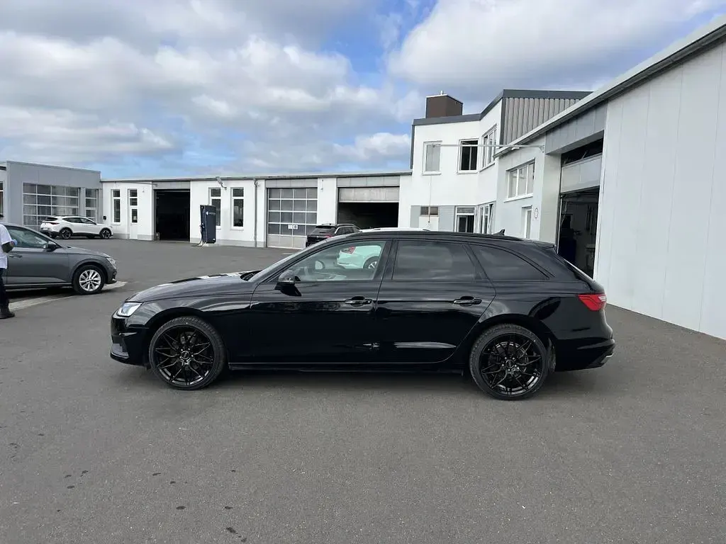 Gebraucht Audi A4 S-Line 150 PS (110 kW) 2022 Schwarz Kombi