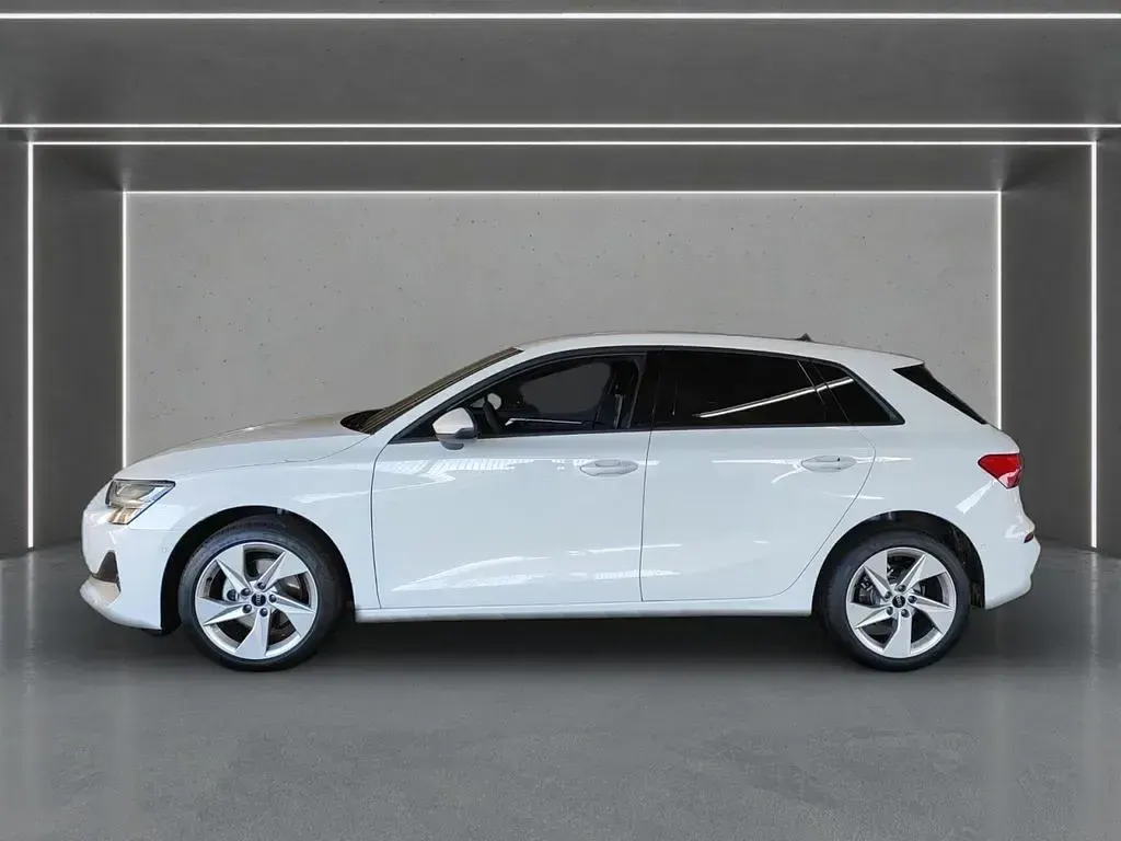 Gebraucht Audi A3 S-Line 116 PS (85 kW) 2025 Weiß Limousine