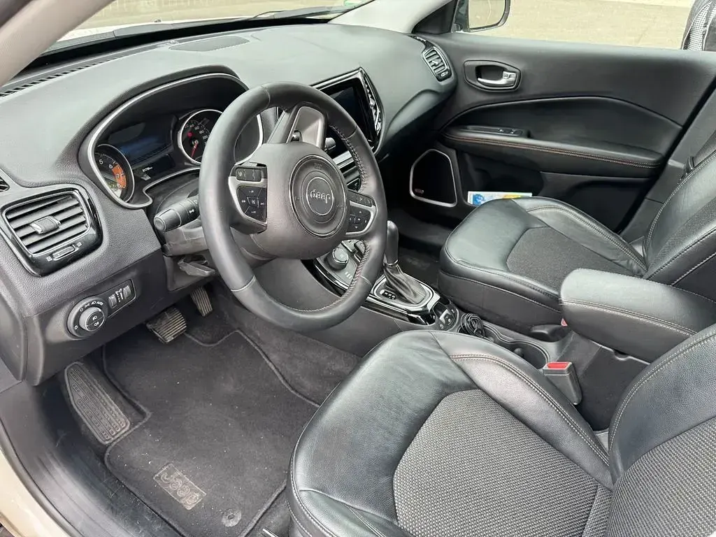Occasion Jeep Compass Opening Edition 170 ch (125 kW) 2017 Gris SUV
