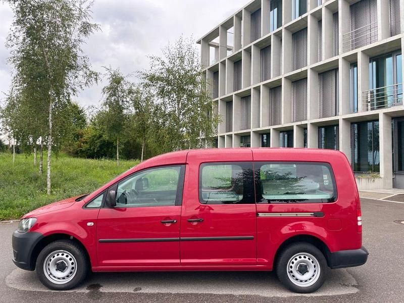 Usata VW Caddy 109 CV (80 kW) 2015 Rosso Monovolume