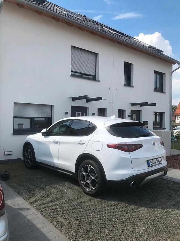 Weiß Gebraucht 2017 Alfa Romeo Stelvio SUV | 20.500 € (Teuer) - Bild 1/4