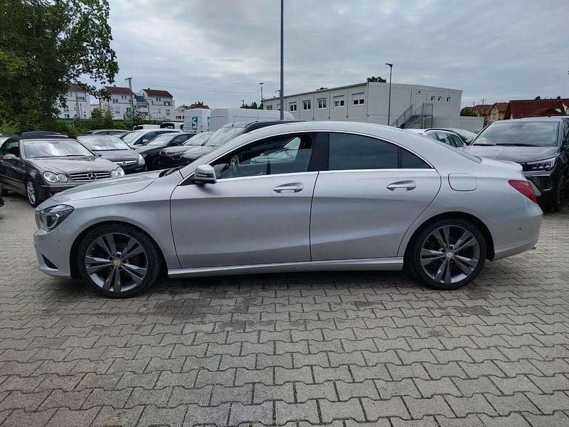 Polarsilber Gebraucht 2014 Mercedes CLA180 Limousine | 10.800 € (Fairer Preis) - Bild 1/4