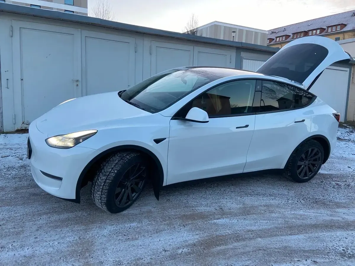 Used Tesla Model Y 378 kW (514 HP) 2022 White SUV