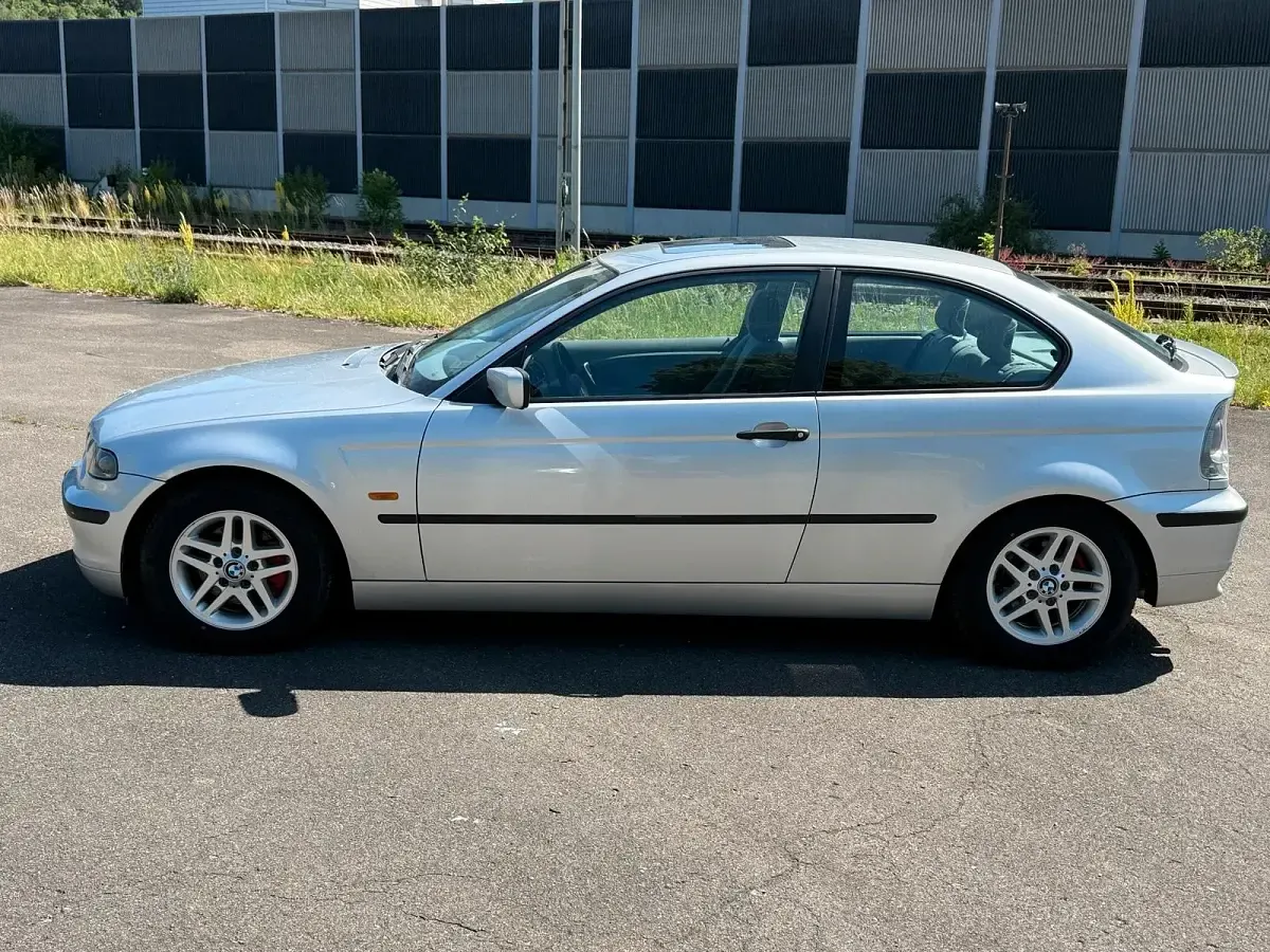 Gebraucht BMW 316 116 PS (85 kW) 2002 Silber Coupé