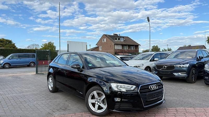 Schwarz Gebraucht 2019 Audi A3 Sportback Basis Limousine | 18.450 € (Fairer Preis) - Bild 1/4