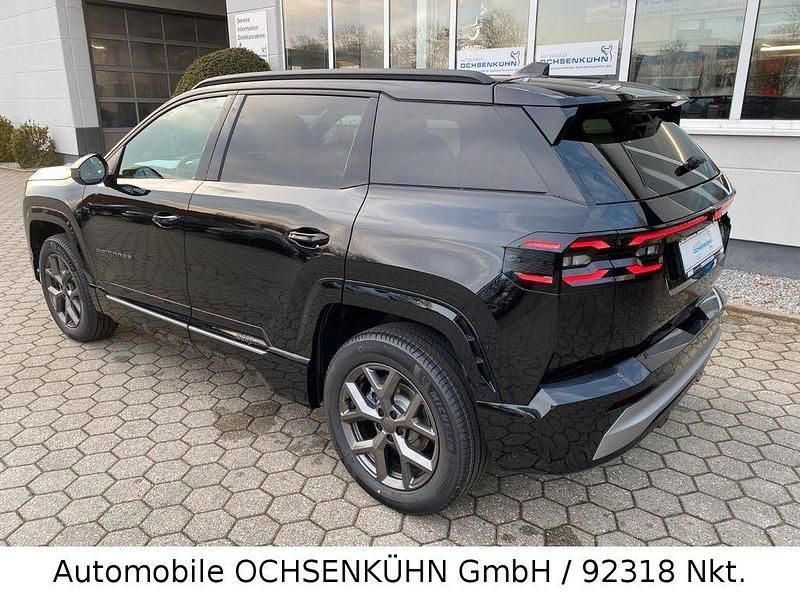 Neu Jeep Compass 145 PS (106 kW) 2026 Schwarz SUV