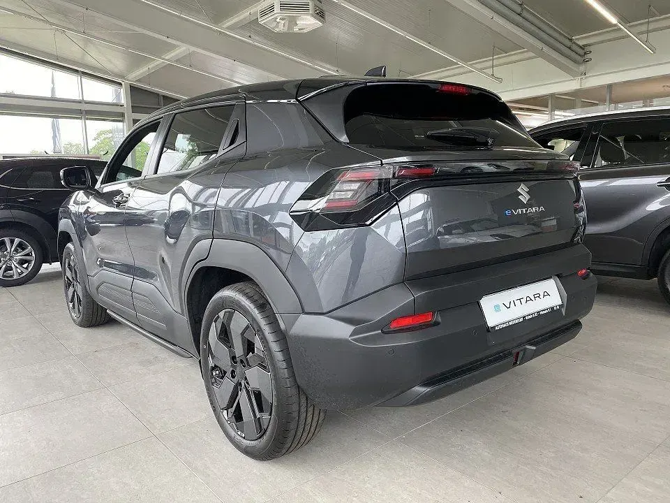 Neu Suzuki e-Vitara Comfort+ 127 kW (174 PS) 2026 Grau SUV