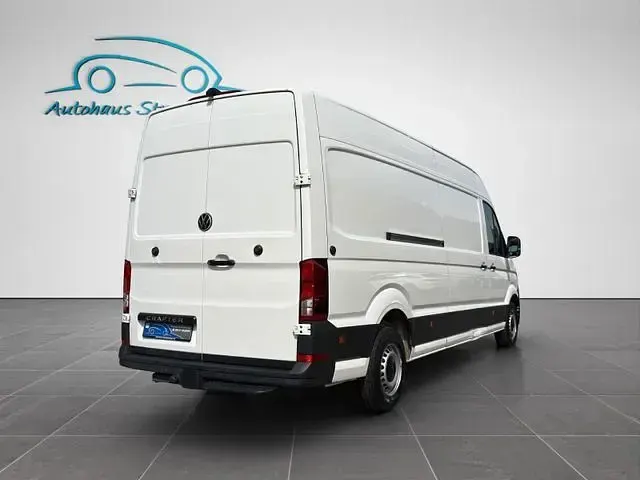 Gebraucht VW Crafter 177 PS (130 kW) 2025 Weißkeine angabe Van