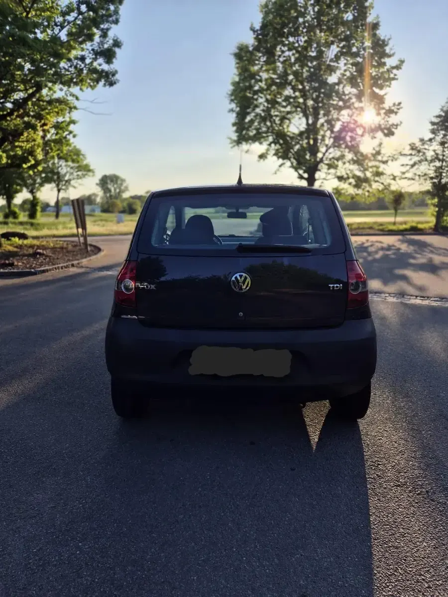 Używany VW Fox 75 KM (55 kW) 2010 Andere farben Hatchback
