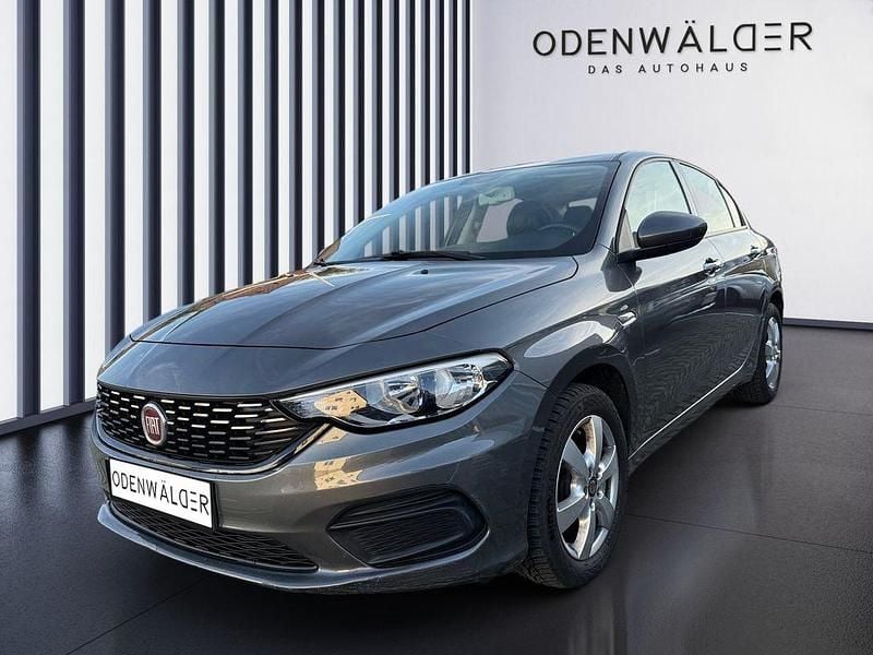 Grau Gebraucht 2016 Fiat Tipo Easy Limousine | 7.588 € (Guter Preis) - Bild 1/4