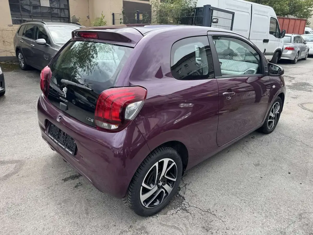 Gebraucht Peugeot 108 Active 82 PS (60 kW) 2016 Red purple metallic Kleinwagen