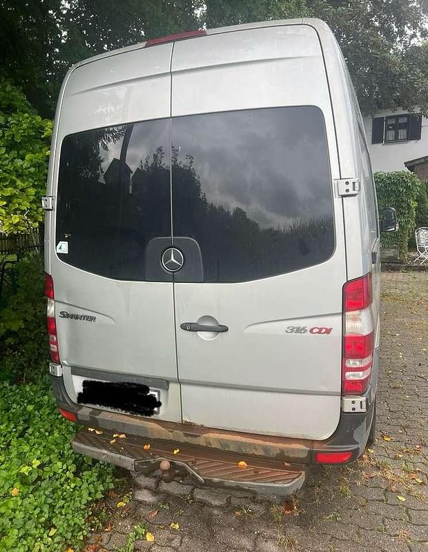 Gebraucht Mercedes Sprinter 163 PS (119 kW) 2011 Silber Van