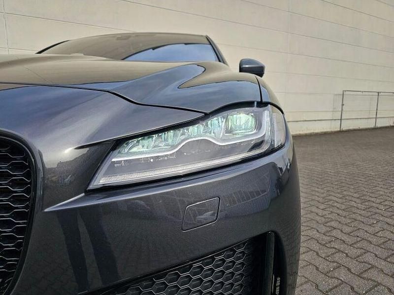 Gebraucht Jaguar F-Pace S 300 PS (220 kW) 2019 Carpathian grey SUV