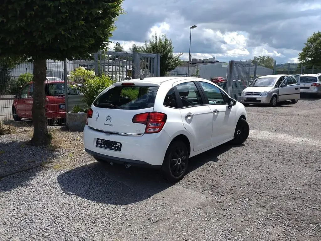 Gebraucht Citroën C3 SELECTION 82 PS (60 kW) 2013 Weiß Limousine