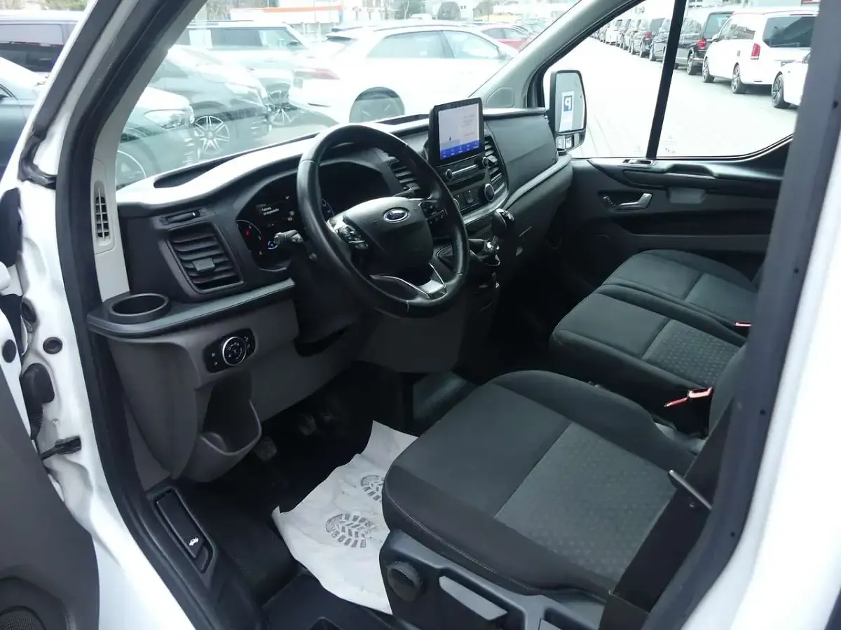Gebraucht Ford Transit Custom 131 PS (96 kW) 2021 Frozen white Van / Kleinbus