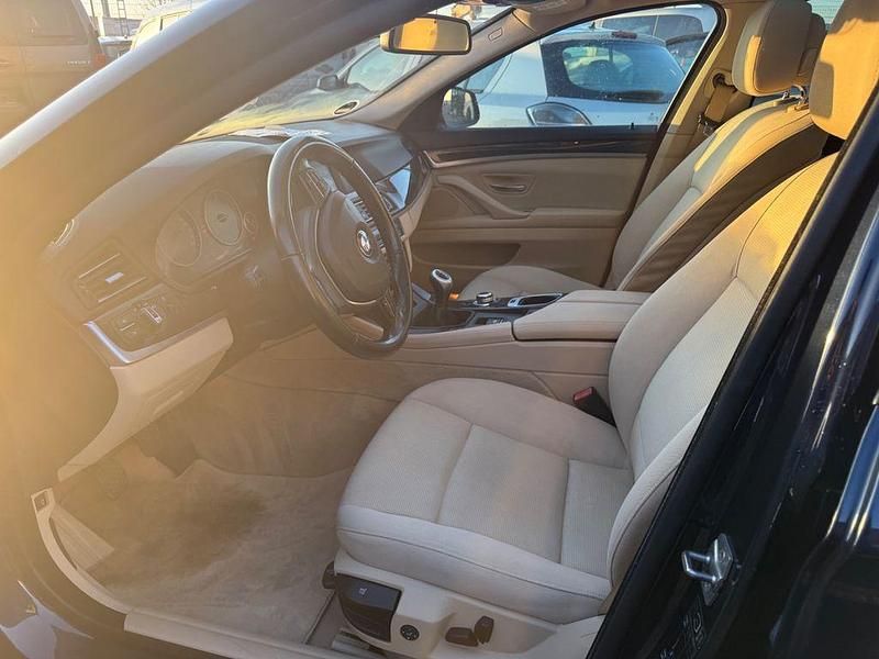 Gebraucht BMW 525 204 PS (150 kW) 2011 Blau Kombi