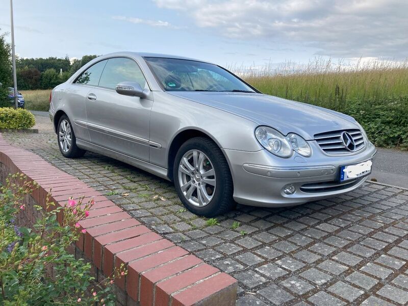 Silber Gebraucht 2004 Mercedes CLK200 Elegance Coupé | 3.900 € (Guter Preis) - Bild 1/4