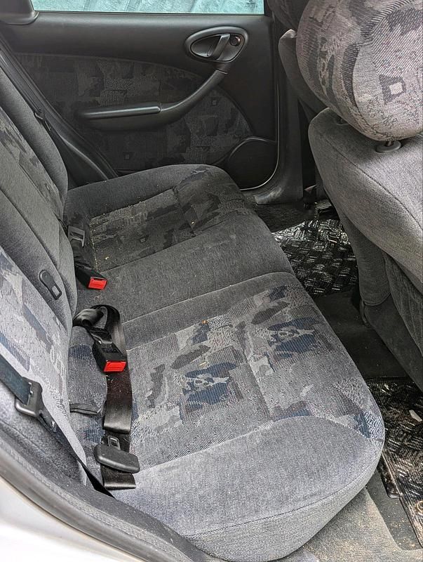 Gebraucht Citroën Xsara 75 PS (55 kW) 1998 Silber Limousine