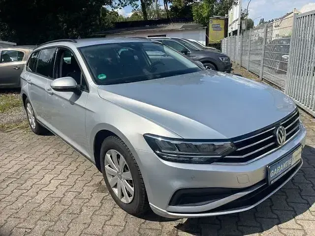 Gebraucht VW Passat 150 PS (110 kW) 2020 Silber Limousine