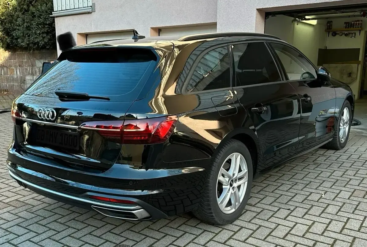 Gebraucht Audi A4 Ambiente 120 PS (88 kW) 2022 Schwarz Kombi
