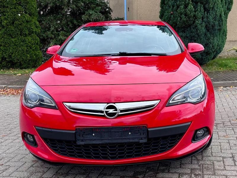 Gebraucht Opel Astra GTC 140 PS (102 kW) 2015 Rot Limousine