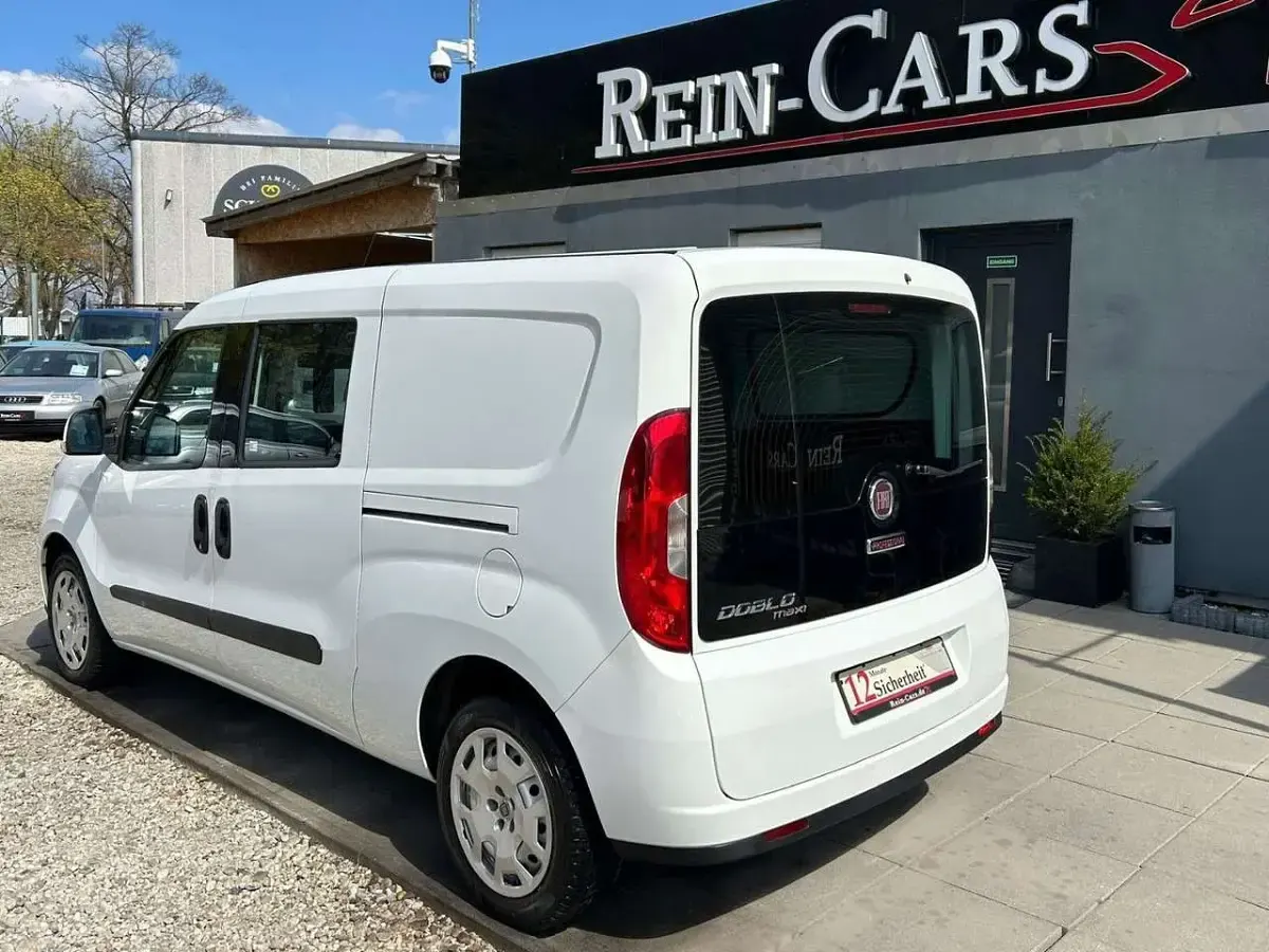 Gebraucht Fiat Doblò 95 PS (69 kW) 2016 Weiß Van / Kleinbus