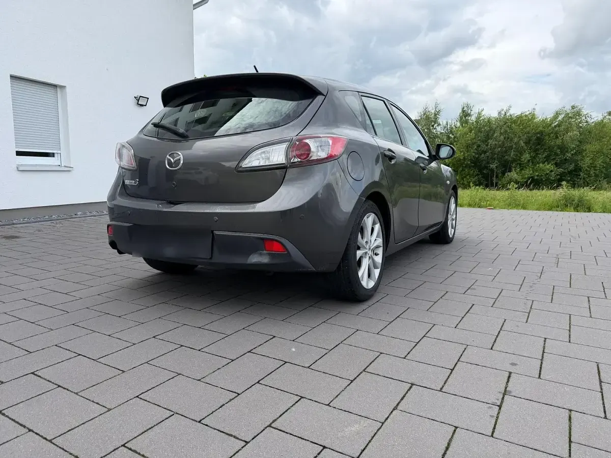Gebraucht Mazda 3 109 PS (80 kW) 2010 Grau Kleinwagen