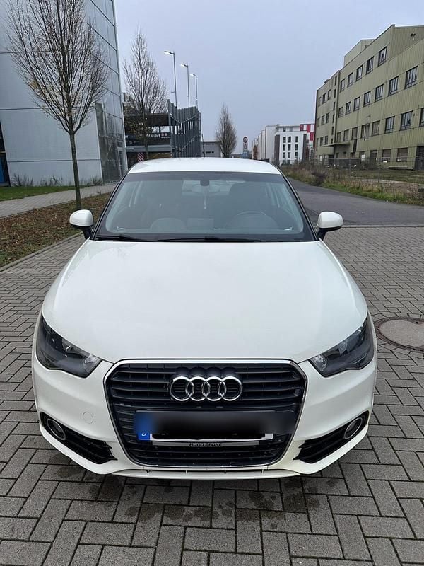 Weiß Gebraucht 2011 Audi A1 Kleinwagen | 5.300 € (Fairer Preis) - Bild 1/4