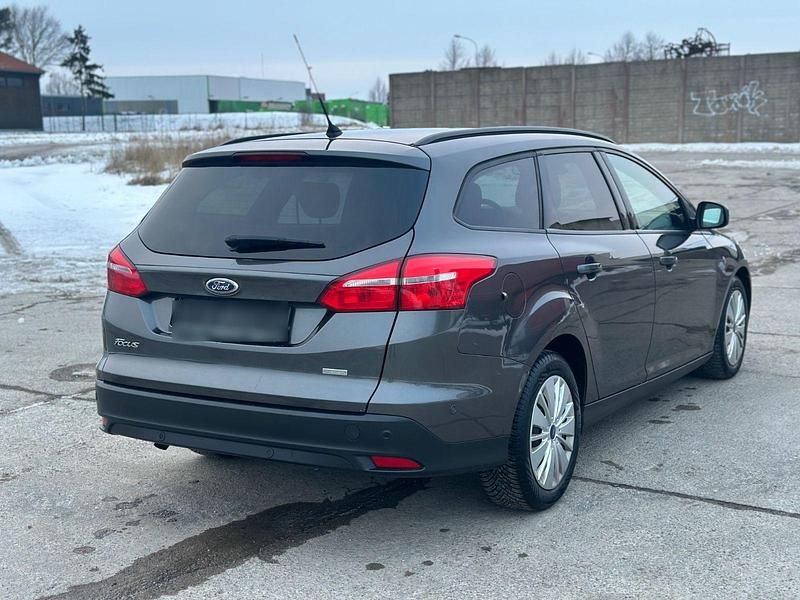 Gebraucht Ford Focus Titanium 101 PS (74 kW) 2016 Grau Kombi