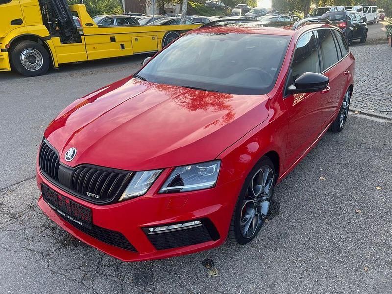 Rot Gebraucht 2018 Skoda Octavia RS Kombi | 21.600 € (Etwas zu teuer) - Bild 1/4