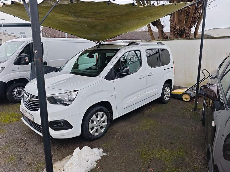 Gebraucht Opel Combo Life Ultimate 131 PS (96 kW) 2023 Weiß Van / Kleinbus