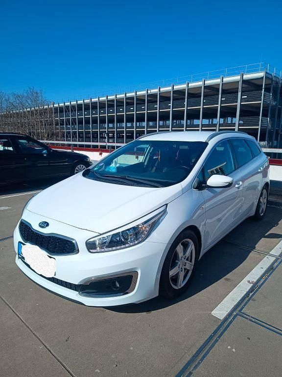 Gebraucht Kia Ceed DREAM-TEAM Edition 184 PS (135 kW) 2016 Weiß Kleinwagen