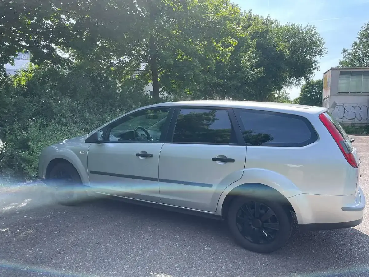 Gebraucht Ford Focus 109 PS (80 kW) 2006 Grau Kombi