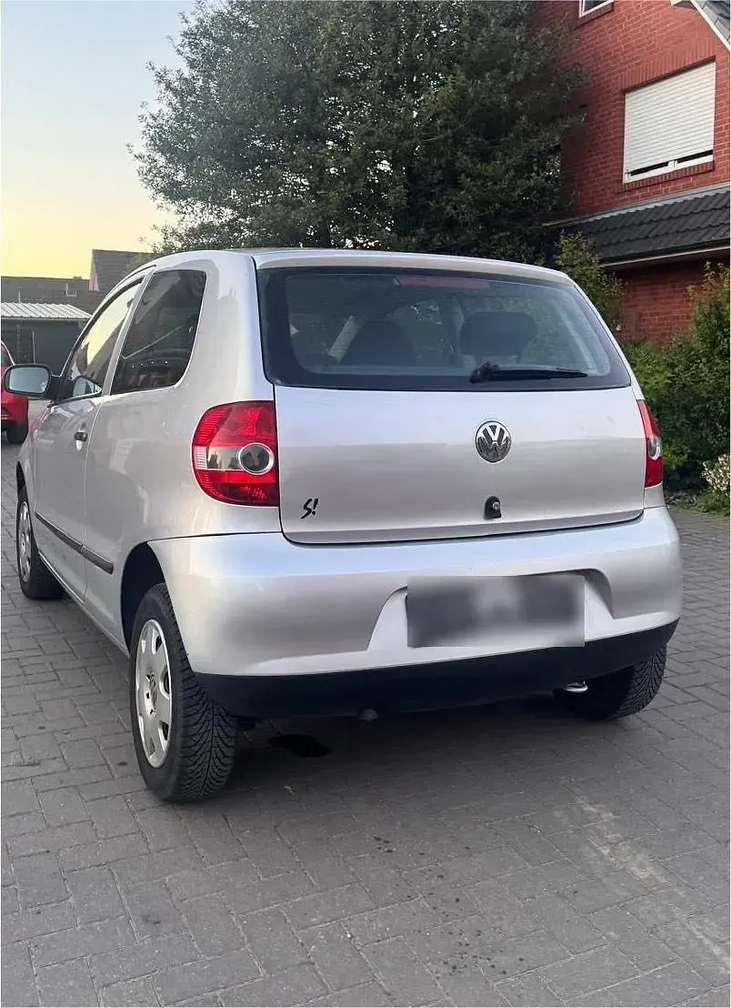 Usata VW Fox 63 CV (46 kW) 2005 Argento Utilitaria
