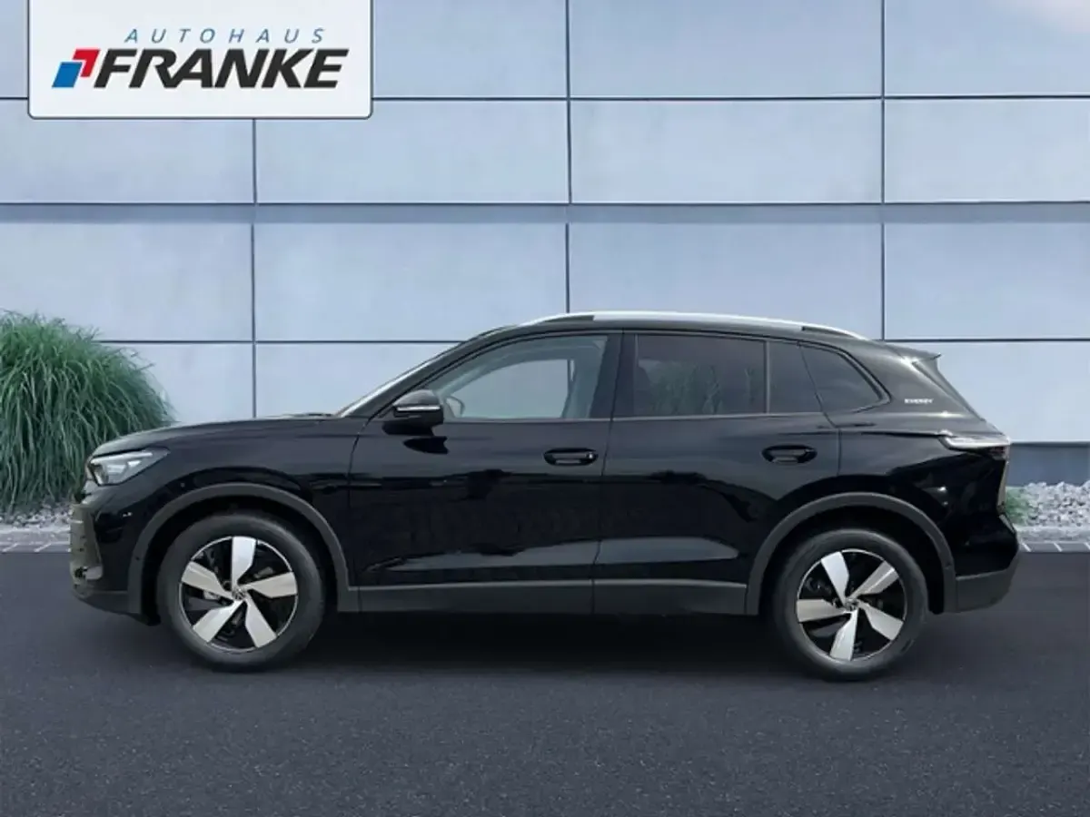 Neu VW Tiguan 131 PS (96 kW) 2026 Grenadillschwarz metallic SUV