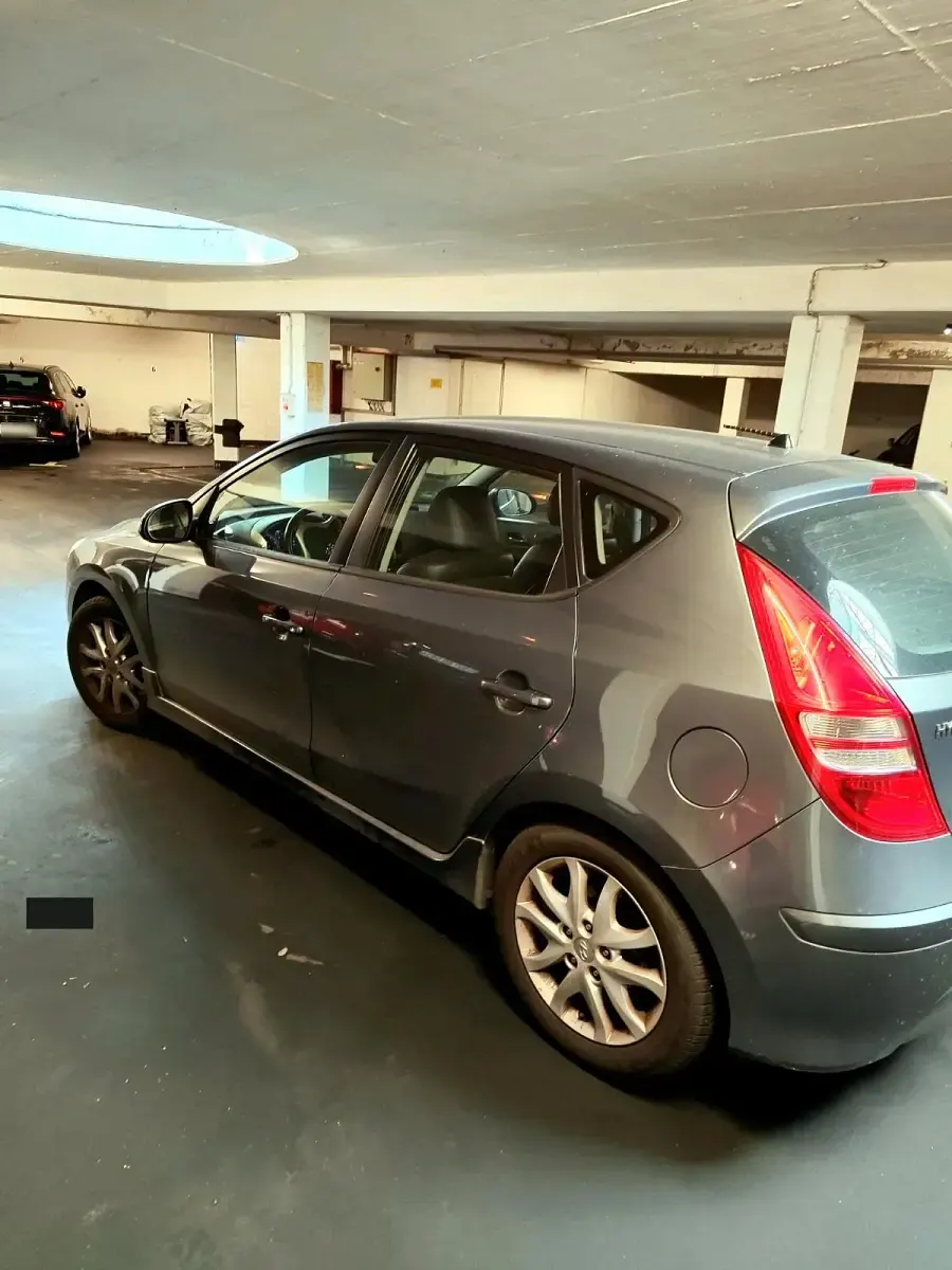 Gebraucht Hyundai i30 90 PS (66 kW) 2011 Grau Limousine
