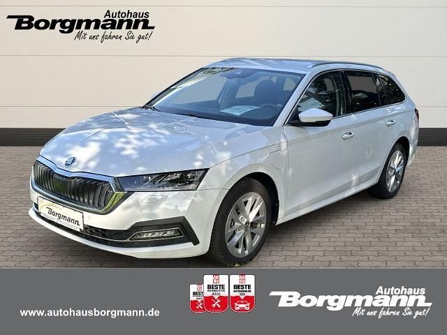 Weiß Gebraucht 2022 Skoda Octavia Style Kombi | 25.480 € (Fairer Preis) - Bild 1/4