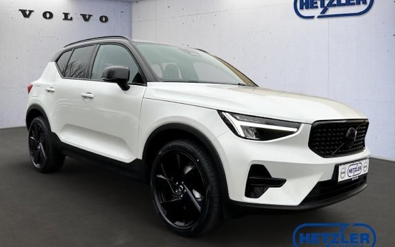 Neu Volvo XC40 Plus 163 PS (119 kW) 2025 Weiß SUV