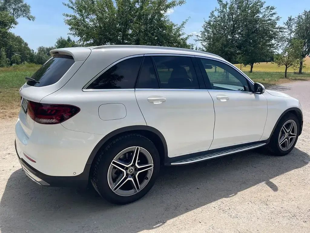 Gebraucht Mercedes GLC220 AMG line 194 PS (142 kW) 2022 Weiß SUV