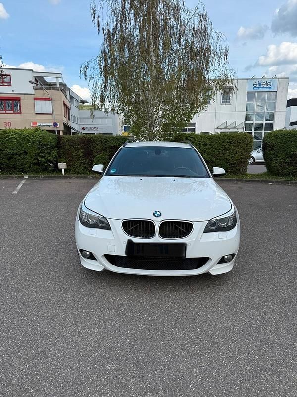 Gebraucht BMW 520 Shadowline 177 PS (130 kW) 2010 Weiß Kombi