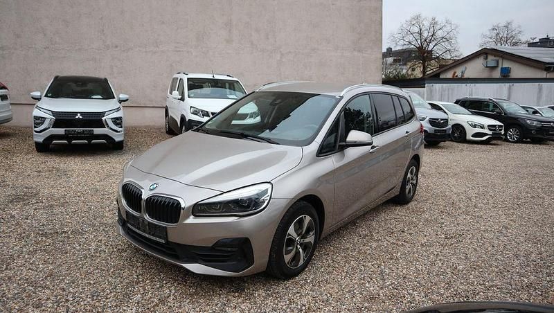 Silber Gebraucht 2022 BMW 216 Gran Tourer Advantage Van / Kleinbus | 14.990 € (Etwas zu teuer) - Bild 1/4