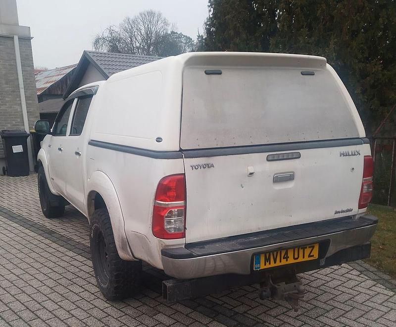 Weiß Gebraucht 2014 Toyota HiLux Abholung | 8.600 € - Bild 1/4