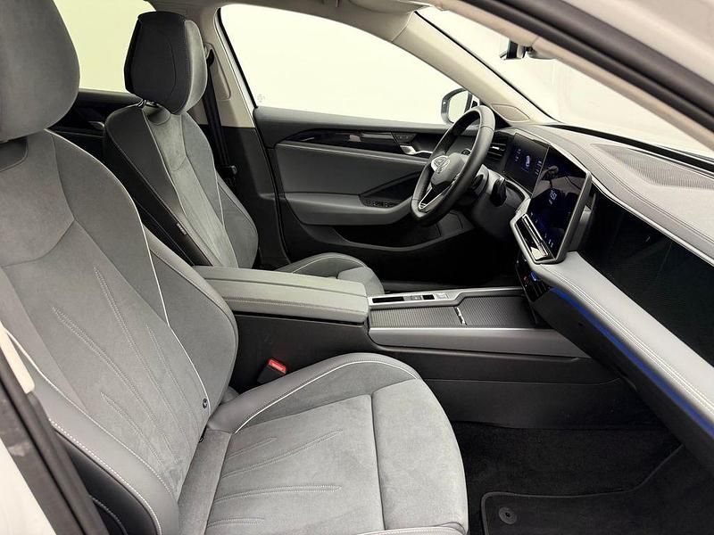 Gebraucht VW Passat Business 150 PS (110 kW) 2024 Weiß Kombi