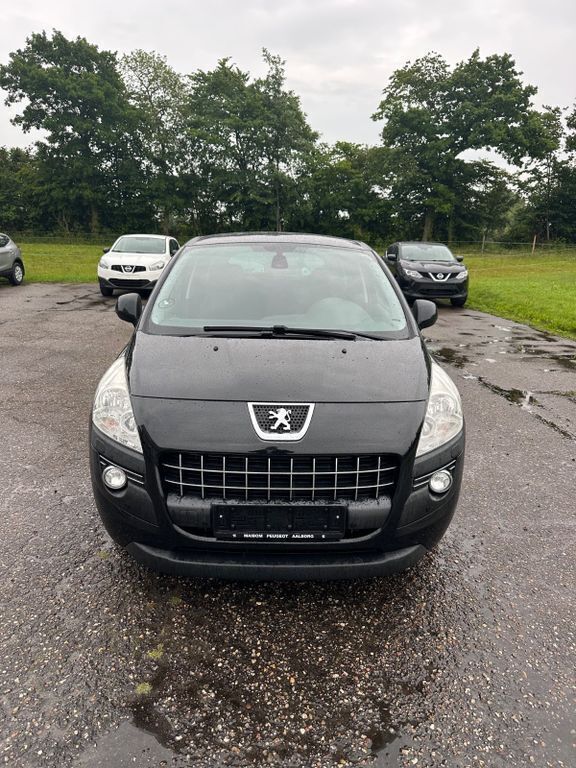 Schwarz Gebraucht 2011 Peugeot 3008 Premium Limousine | 2.500 € (Guter Preis) - Bild 1/4