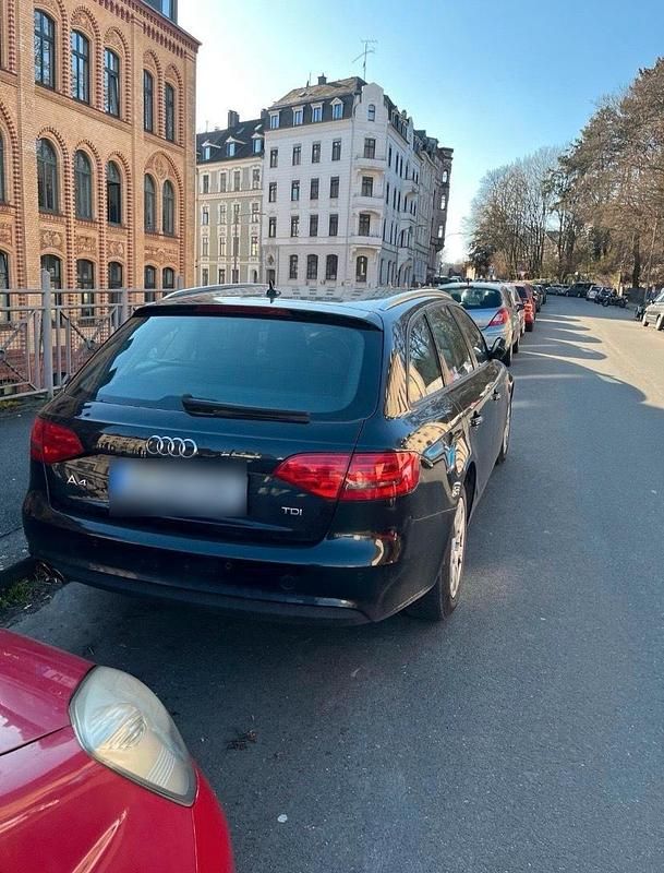Gebraucht Audi A4 143 PS (105 kW) 2013 Schwarz Kombi