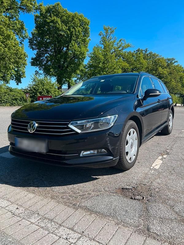 Schwarz Gebraucht 2017 VW Passat Comfortline Kombi | 8.900 € (Superpreis) - Bild 1/4