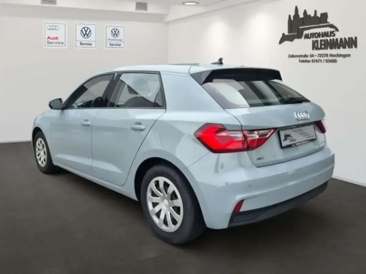 Gebraucht Audi A1 Sportback Basis 95 PS (69 kW) 2024 Grau Kleinwagen