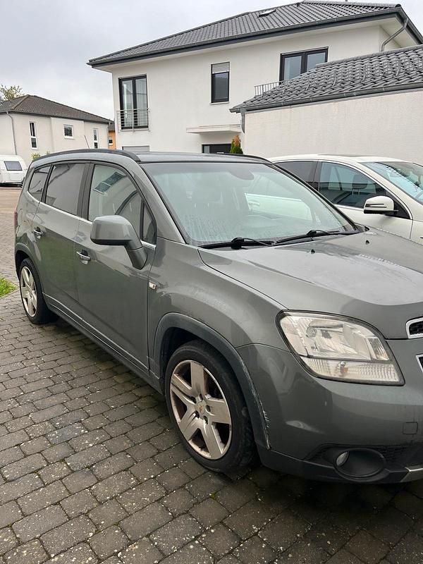 Silber Gebraucht 2011 Chevrolet Orlando Kombi | 3.000 € (Fairer Preis) - Bild 1/4