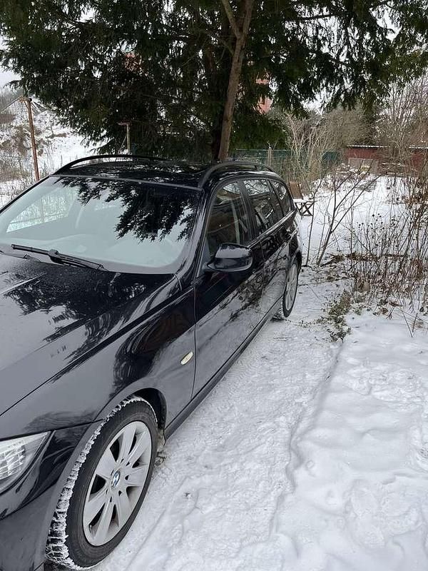 Gebraucht BMW 318 143 PS (105 kW) 2008 Schwarz Kombi